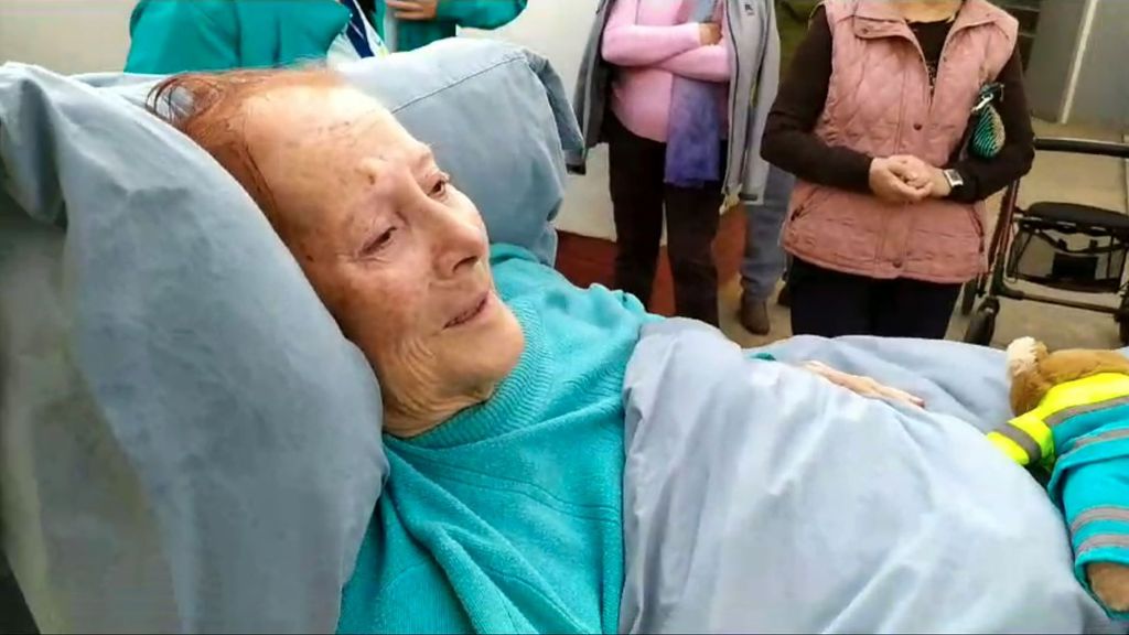 Josefa, de 76 años, cumple su última voluntad regresando desde Palma a su Vélez de Benaudalla natal