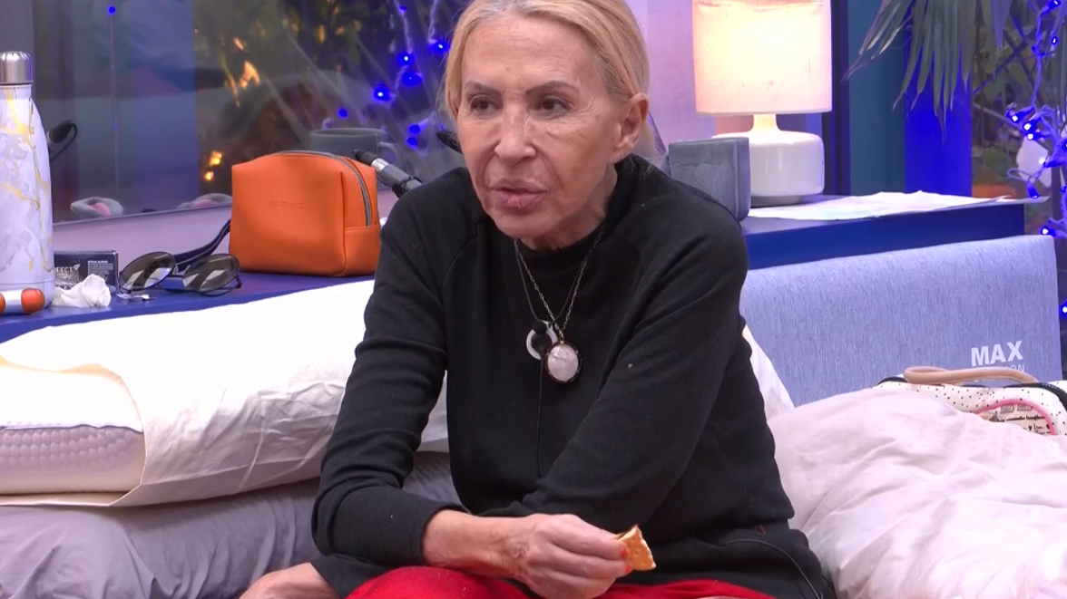 Laura cuenta su obra y milagros