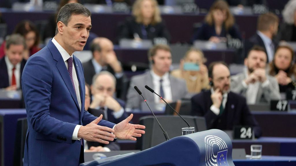 Pedro Sánchez arremete contra el líder del PPE en Estrasburgo y señala también a Vox: “La amenaza para Europa es la ultraderecha”