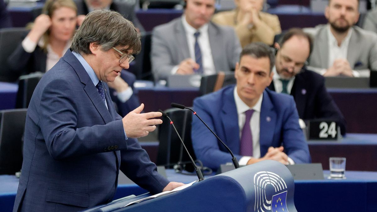 El presidente del gobierno de España, Pedro Sánchez, durante la intervención del eurodiputado, Carles Puigdemont