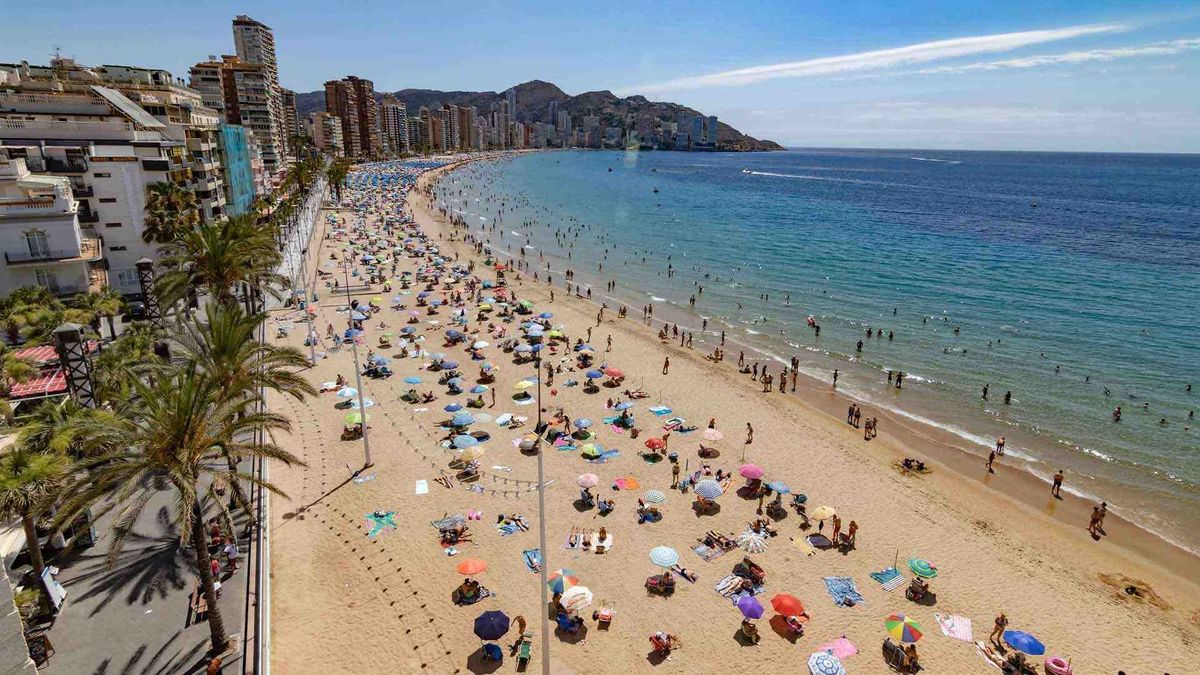 Torrevieja y Benidorm son los municipios españoles que más aumentan sus población