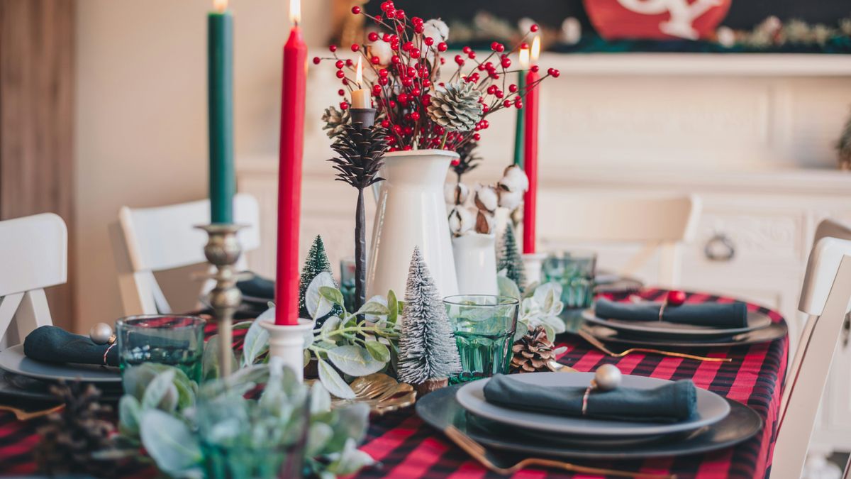Cómo decorar una mesa en Navidad