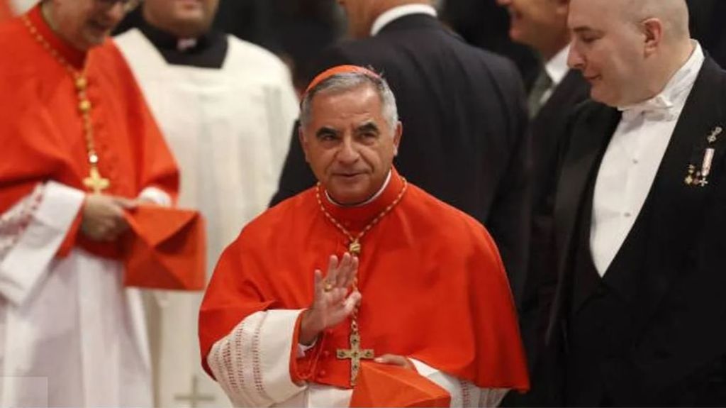 El cardenal Angelo Becciu, condenado a prisión por irregularidades financieras