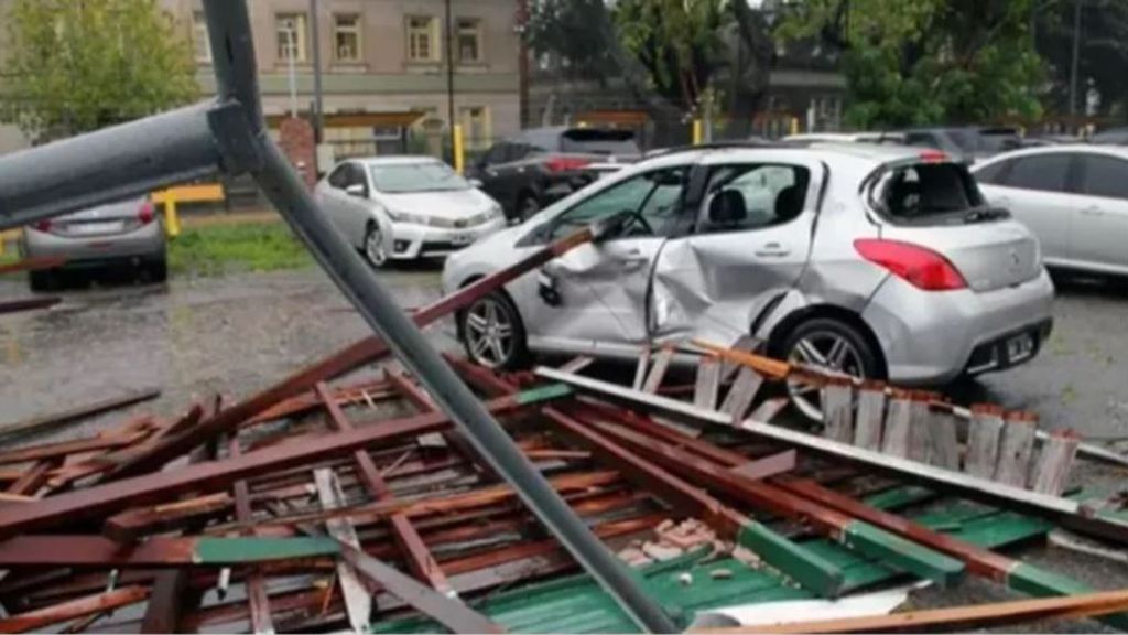 Al menos 13 muertos tras el colapso de un techo a causa del viento en Argentina