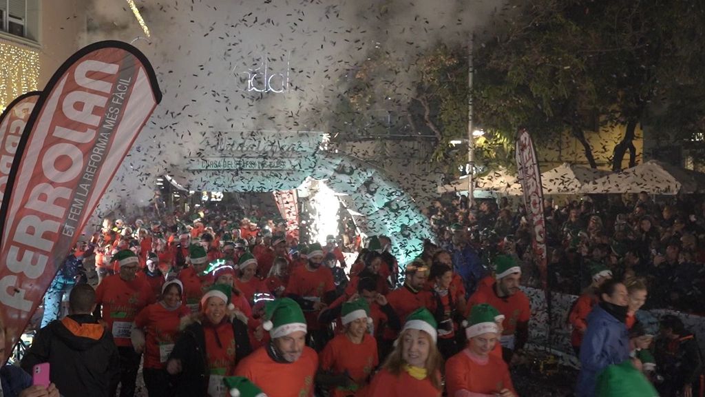 Carrera solidaria de elfos en Santa Coloma de Gramenet, Barcelona