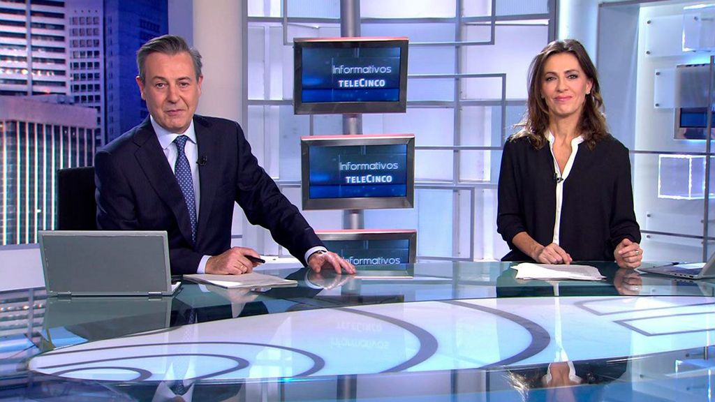 Con José Ribagorda y Ángeles Blanco Informativos Telecinco 2023 Noche 16/12/2023