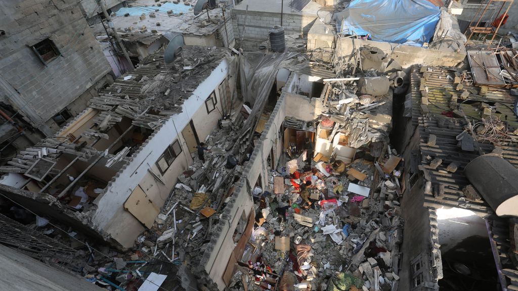 Un bombardeo israelí contra una casa en Rafá deja decenas de palestinos muertos
