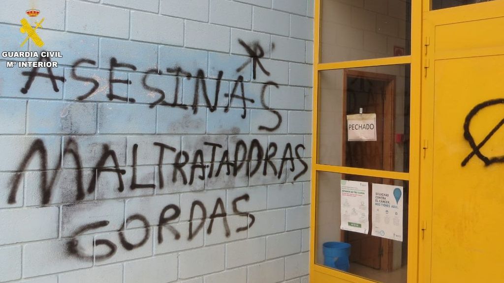 El presunto autor de las pintadas arremente contra el colectivo feminista