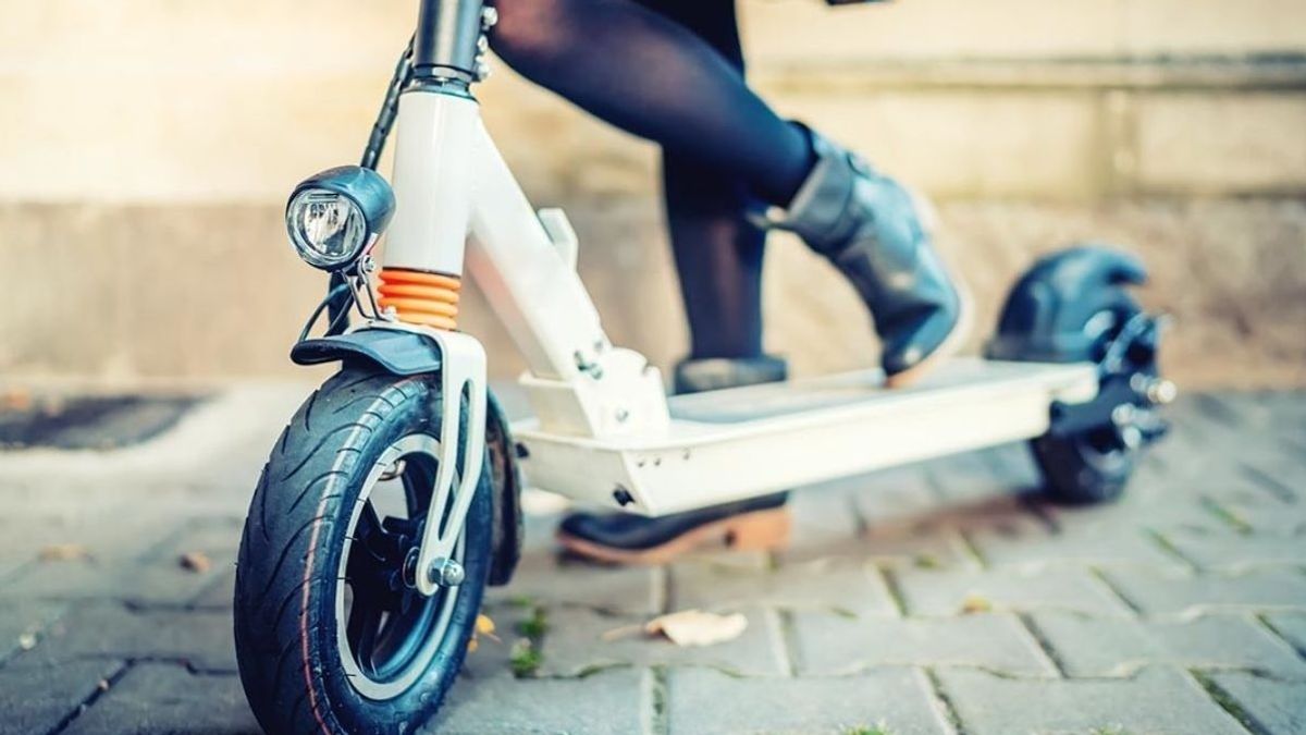 Imagen de archivo de un patinete eléctrico