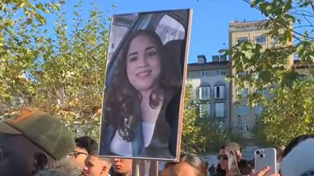 Pamplona se concentra por la desaparición de Gabriela Reyes: "No es normal no tener la mínima información"