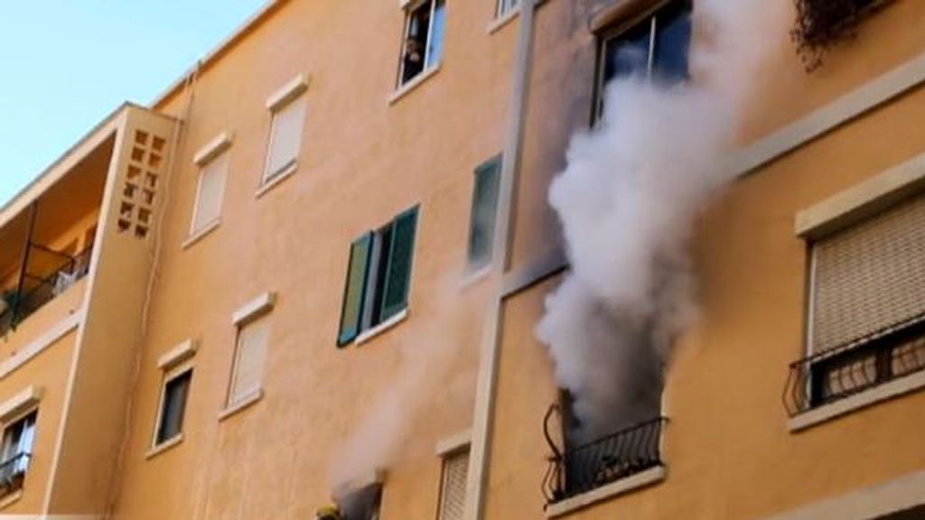 Quema el piso familiar con su mujer dentro en Palma, tras una violenta discusión