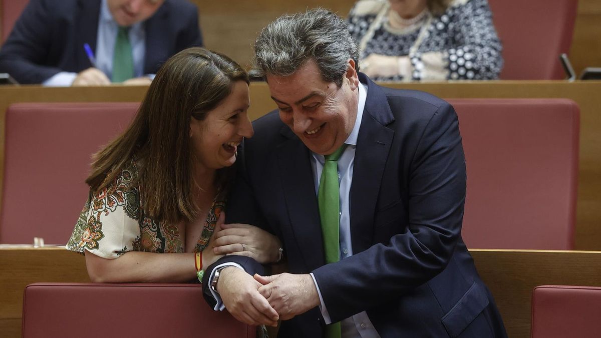 Ana Vega y José Mª Llanos en Les Corts.jpg