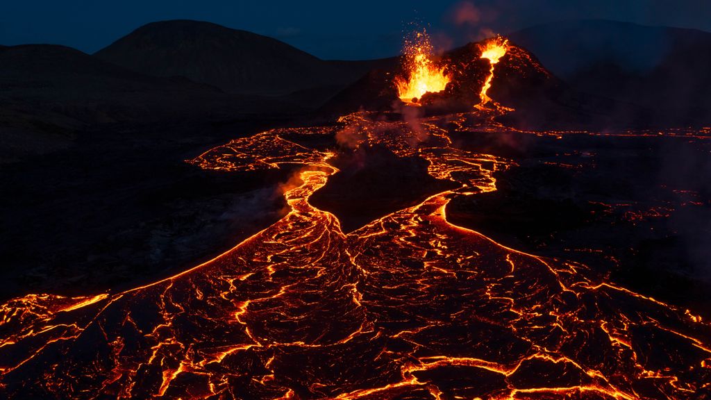Islandia mantiene el espacio aéreo abierto pese a la erupción de un volcán