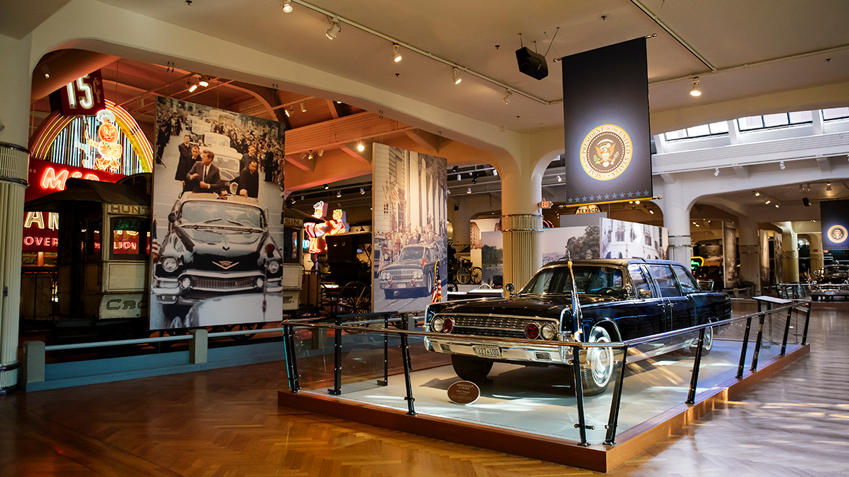 Limusina de JFK que se exhibe en el museo Henry Ford