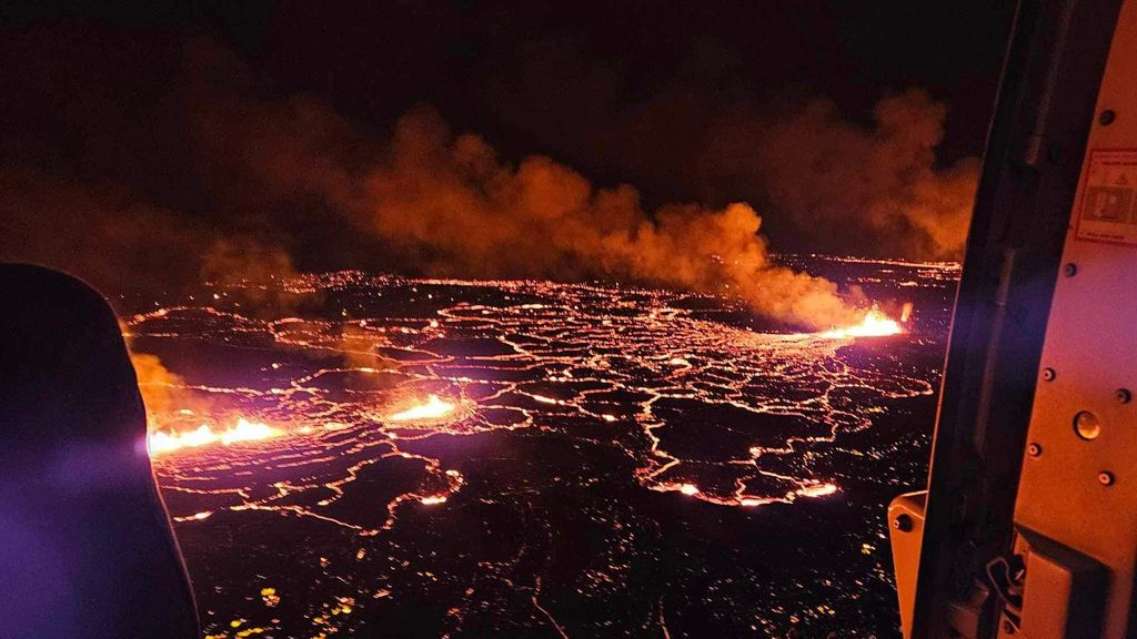 Vulcanólogos españoles, sobre la erupción en Grindavík: "Lo que ha hecho es desgarrar la corteza terrestre"