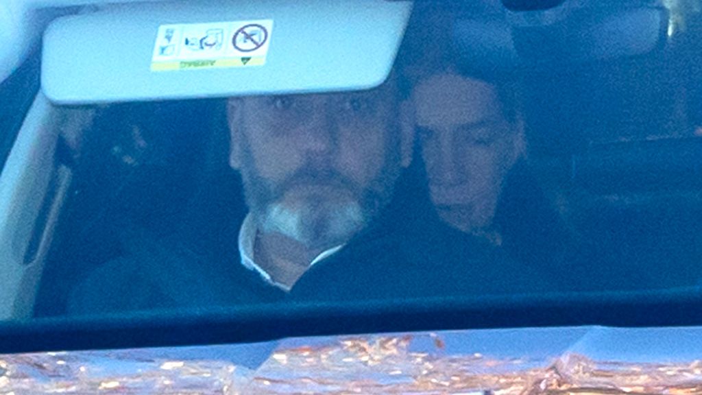 Cristina de Borbón ha abandonado el aeropuerto en el mismo coche que su padre
