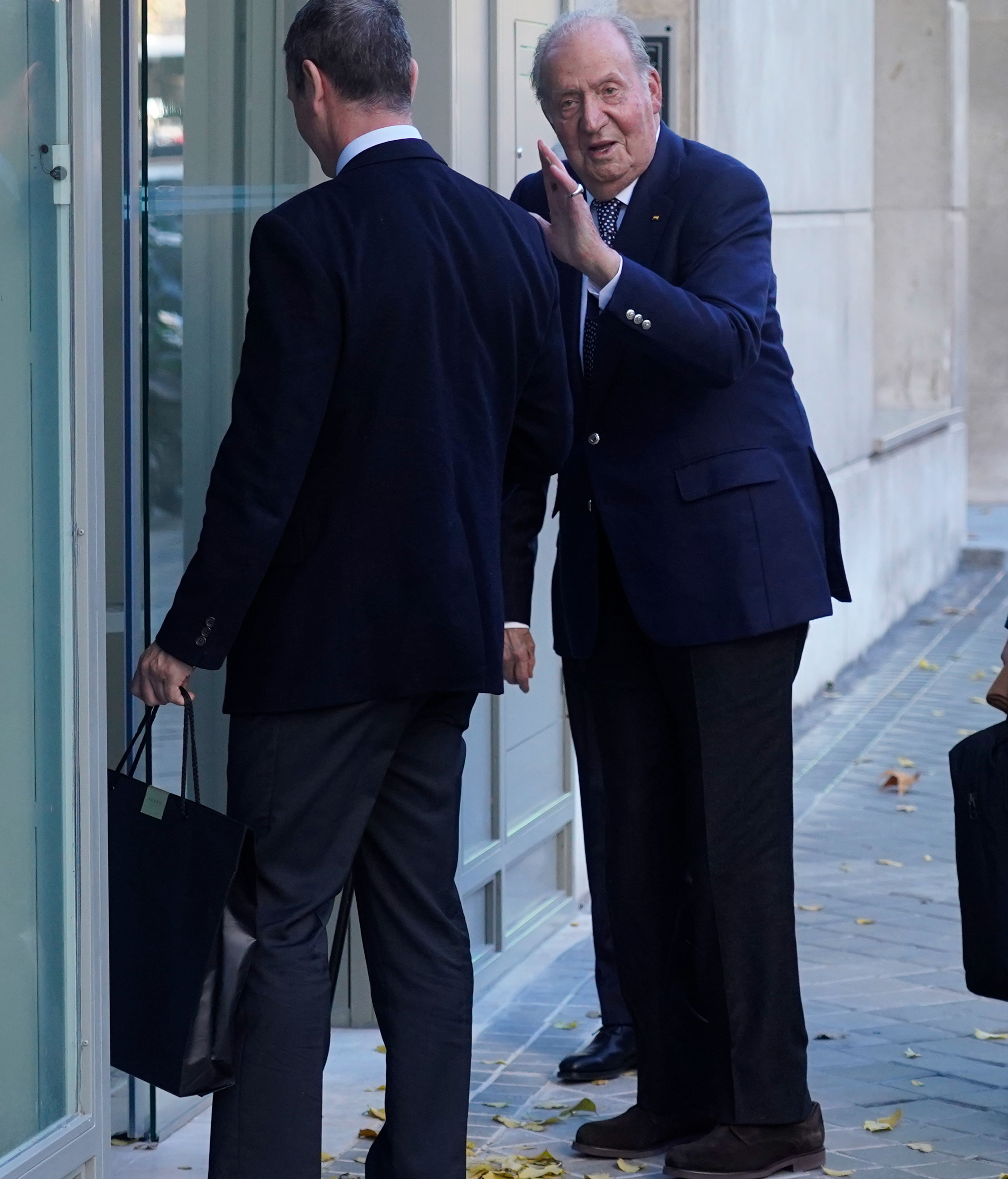 El rey Juan Carlos ha vuelto a España para estar al lado de su primogénita