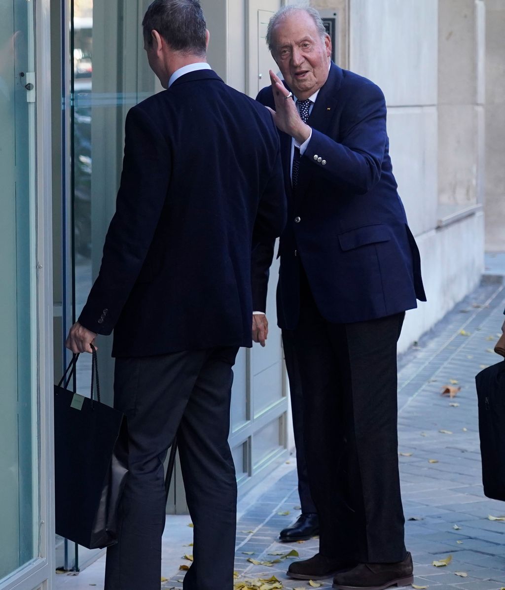 El rey Juan Carlos ha vuelto a España para estar al lado de su primogénita