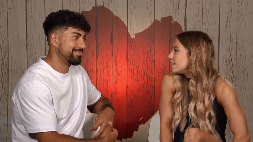 Marta y Muth no rompen la barrera de la amistad en ‘First Dates’: “Está buenísimo, pero no”