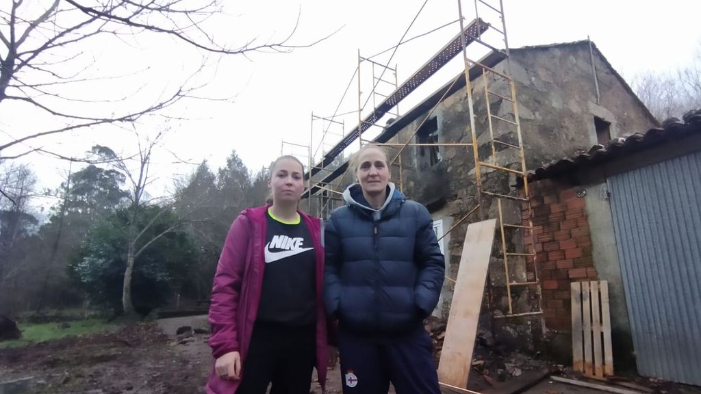 Un pueblo de A Coruña se vuelca para reconstruir la casa de una familia que lo perdió todo en un incendio