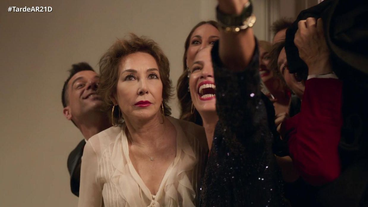 El selfie de los colaboradores de 'TardeAR'