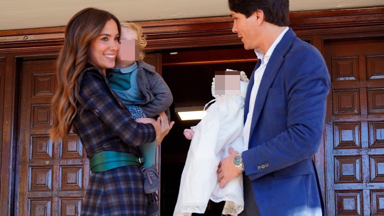 María Pombo y Pablo Castellano en el bautizo de Vega