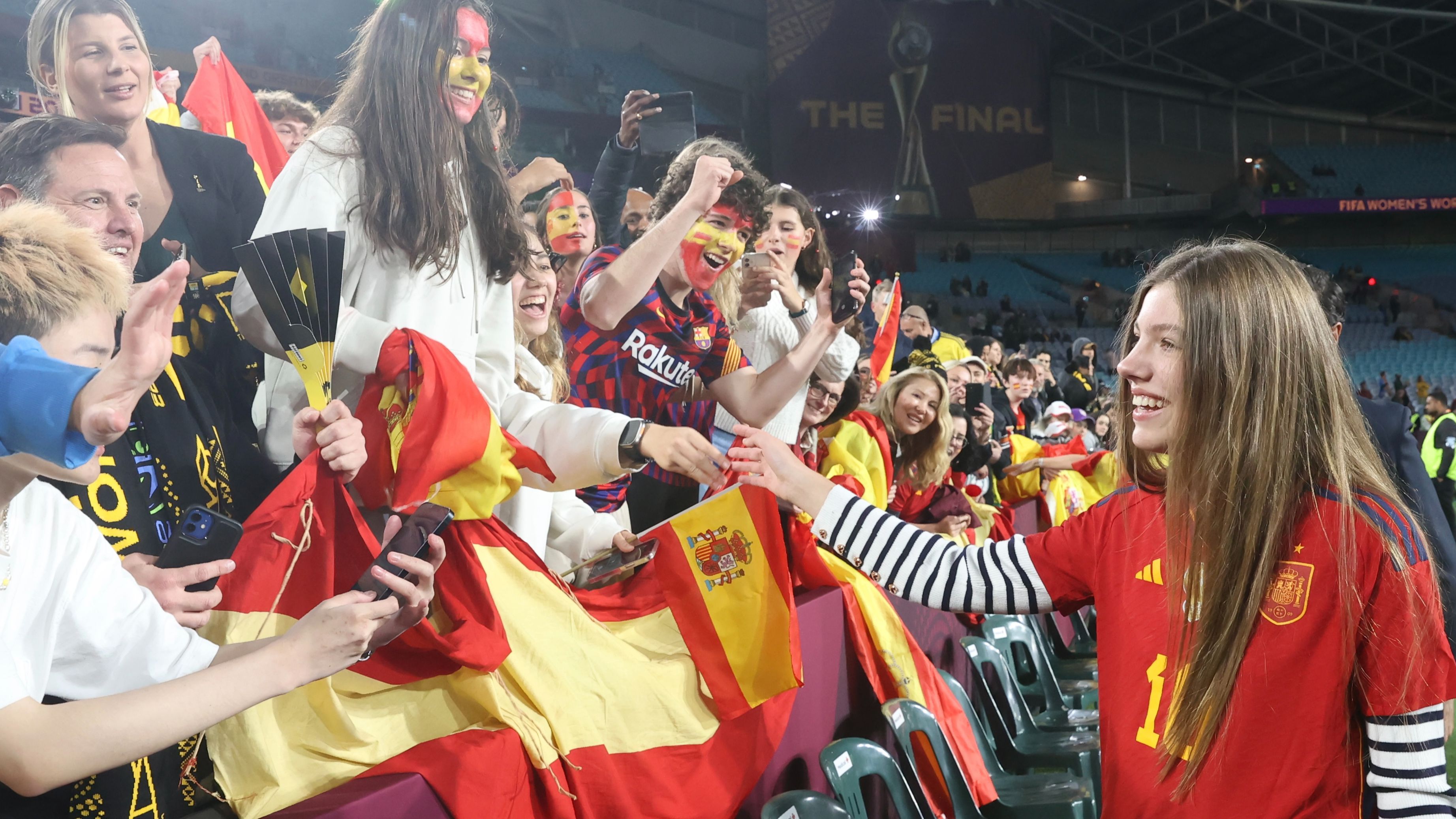 Su Alteza Real la Infanta Doña Sofía con el deporte español, en la final del Mundial Femenino de Fútbol en el Accord Stadium de Sidney