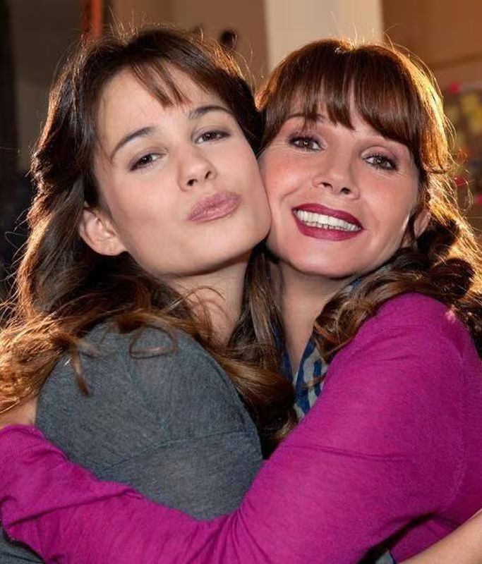 Ambas han protagonizado una de las series más exitosas de la televisión francesa