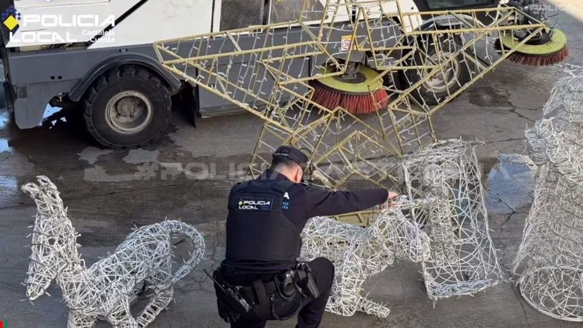 Estructuras de alumbrado navideño que habían sido robadas