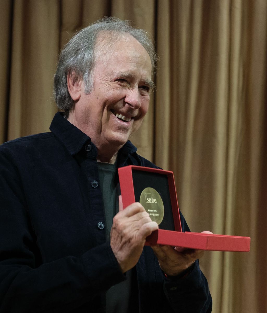 Serrat recibe la Medalla de Honor la SGAE