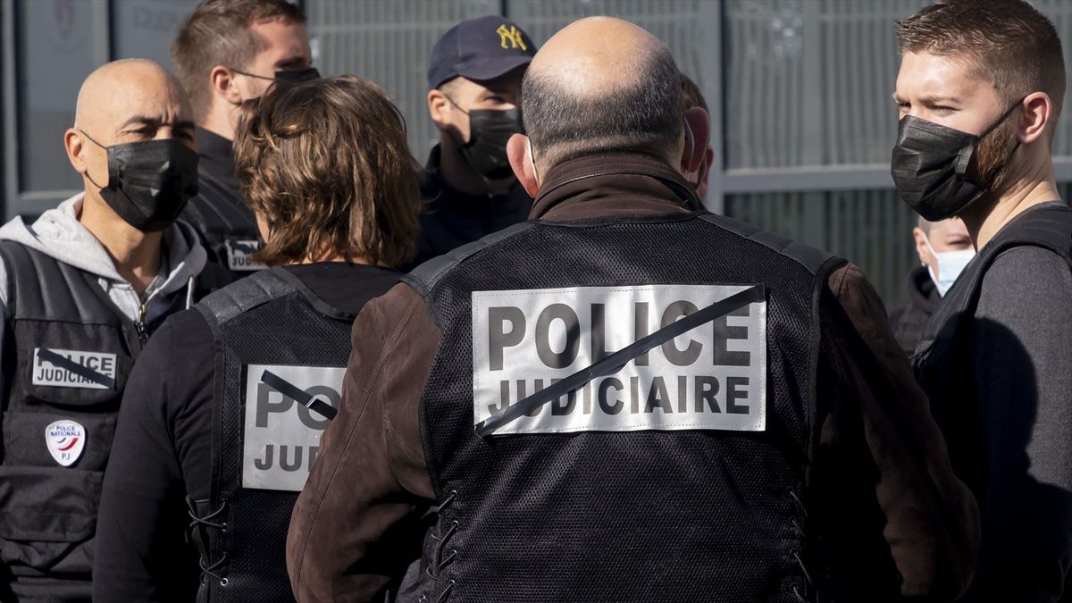 El detenido por matar a su mujer y a sus hijos en Francia confiesa su responsabilidad y dice que escucha voces