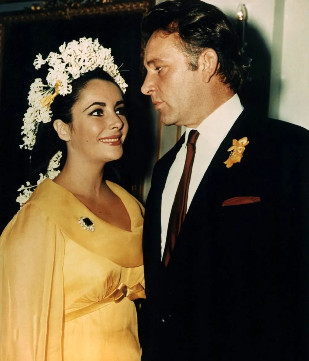Elizabeth Taylor en su segunda boda con Richard Burton. FUENTE: Cordonpress