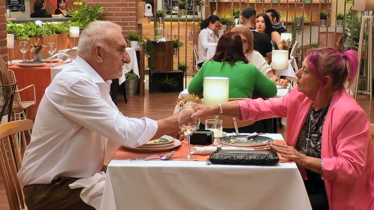 Julia, a sus 74 años en ‘First Dates’: “No me van a desvirgar a mi edad  otra vez, eso se ha cerrado”