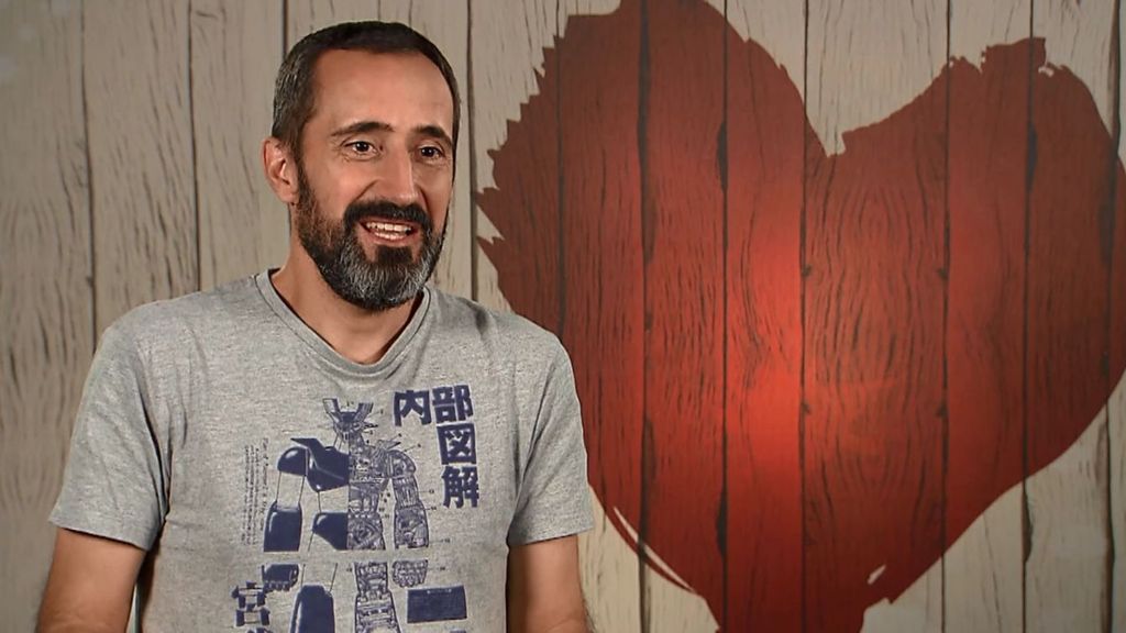 Lucio busca a su cómplice en el delito en ‘First Dates’: “No tener que cerrar la puerta del baño cuando vas a cagar es...”