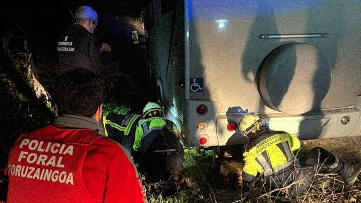 Rescatada con vida una mujer tras quedar atrapada bajo su autocaravana en Navarra