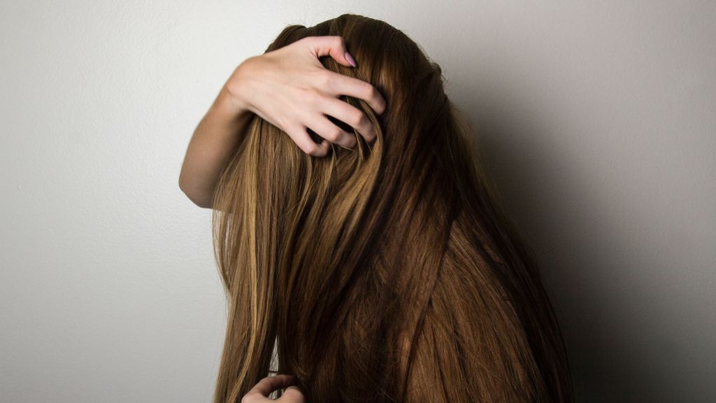 La caída de pelo en el postparto afecta a muchas mujeres. FUENTE: Pexels