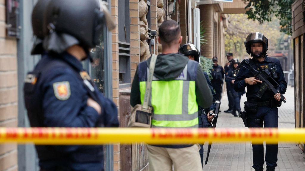 Un hombre de 74 años se atrinchera en su vivienda de Benimaclet (Valencia)