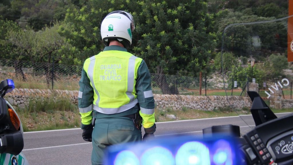 Un agente de la Guardia Civil de Tráfico.