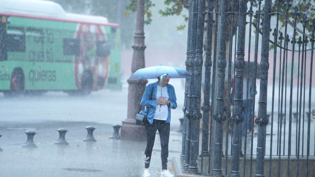 El clima da un vuelco en España: fuertes lluvias, nevadas y descenso drástico de las temperaturas