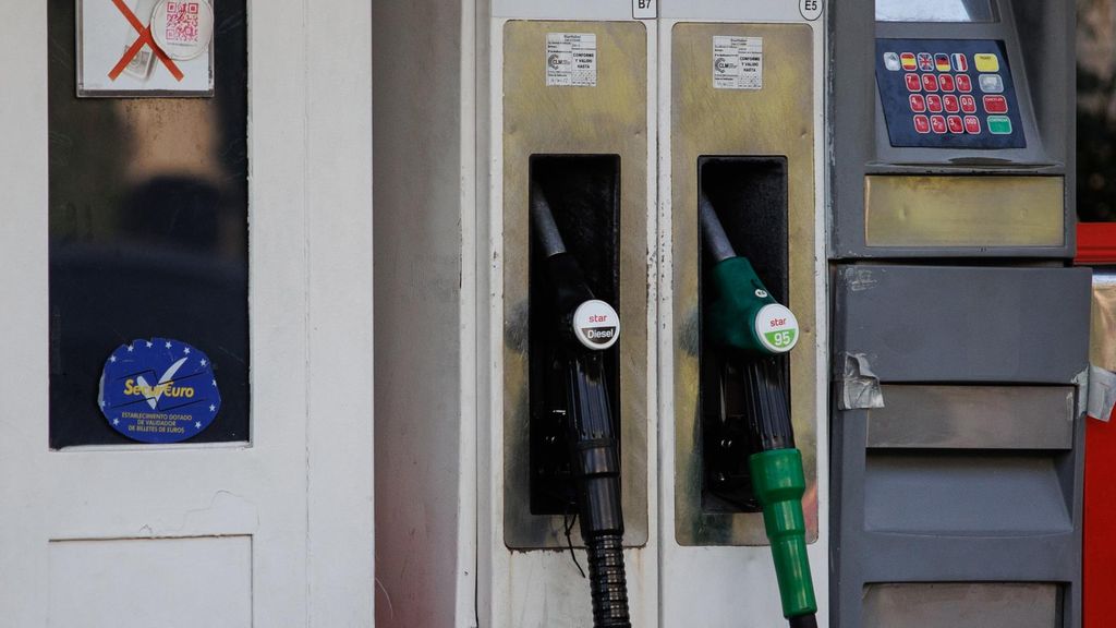 La gasolina, más barata en el Puente de la Constitución: los precios descienden a valores previos a la guerra de Ucrania
