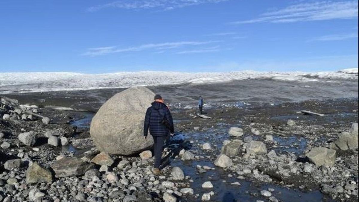 El borde de la capa de hielo de Groenlandia, donde el reciente derretimiento ha dejado el suelo desnudo.