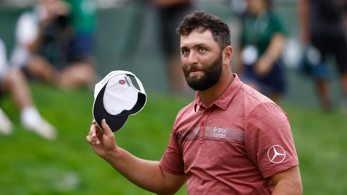 Archivo - El golfista español Jon Rahm saluda a los aficionados durante el Acciona Open de España presented by Madrid 2023