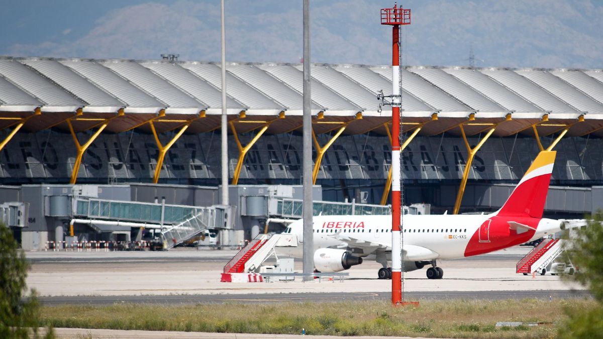 Archivo - Aviones de Iberia en la terminal 4 del Aeropuerto de Madrid-Barajas Adolfo Suárez