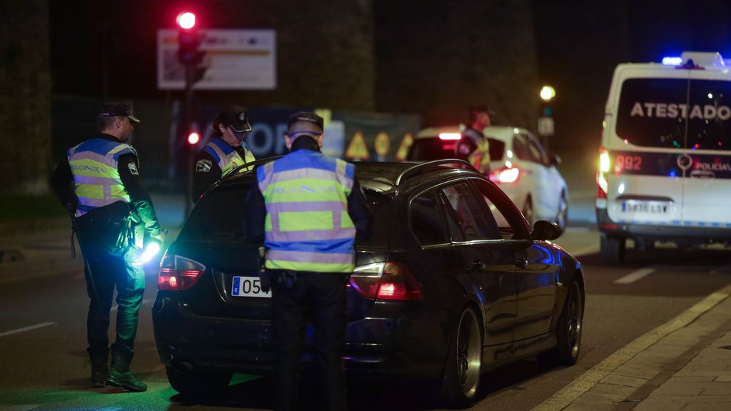 Control de la Policíoa Local de Lugo contra el consumo de alcohol y drogas al volante en una foto de archivo