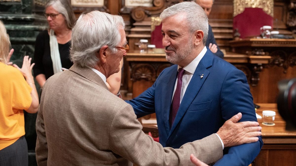 Xavier Trias y el alcalde Jaume Collboni en el Ayuntamiento de Barcelona