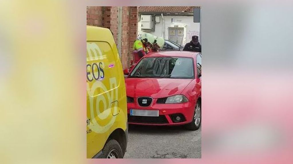 Rescatados dos menores de 8 meses y 4 años atrapados en el interior de un vehículo en Reinosa, Cantabria