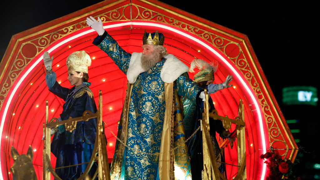 Las cabalgatas de los Reyes Magos en España: caramelos, espectáculo, sonrisas y mucha ilusión