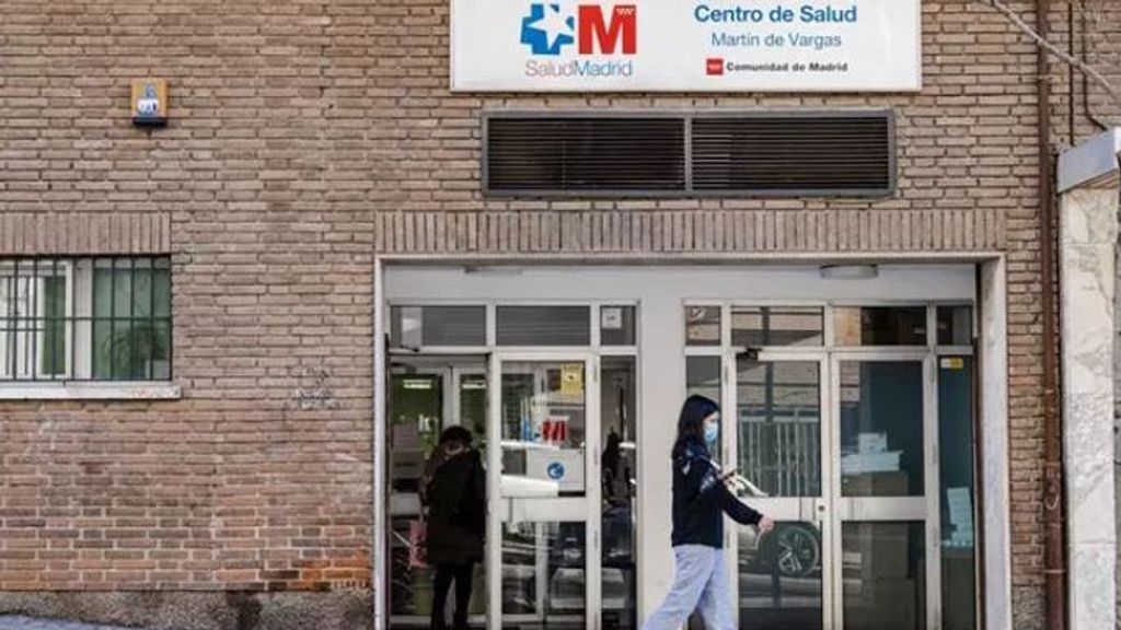 Madrid descarta el uso obligatorio de mascarilla en centros de salud