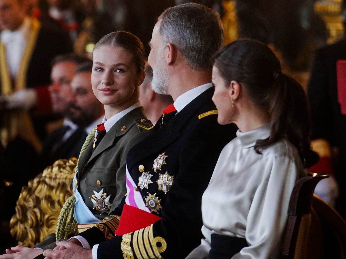 El Look De Letizia Para Empezar El Año Y Esconder Su Preocupación Por Jaime Del Burgo 9 La Importancia De Los Premios Princesa De Girona