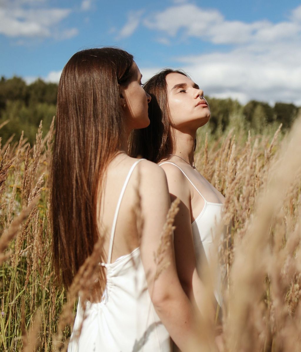 Aplica el agua de arroz en tu pelo un día a la semana. FUENTE: Pexels